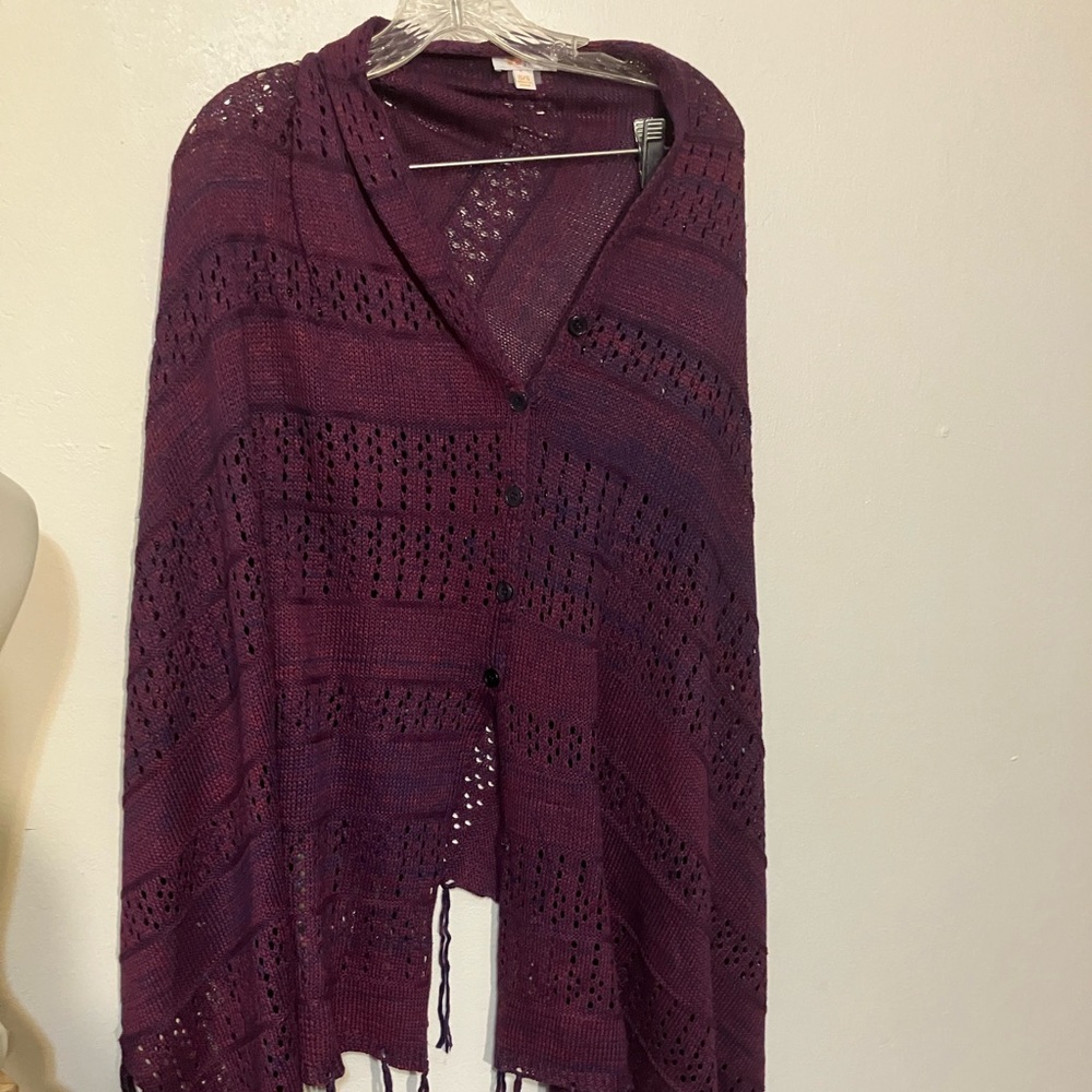 LuLaRoe knit poncho with fringe S